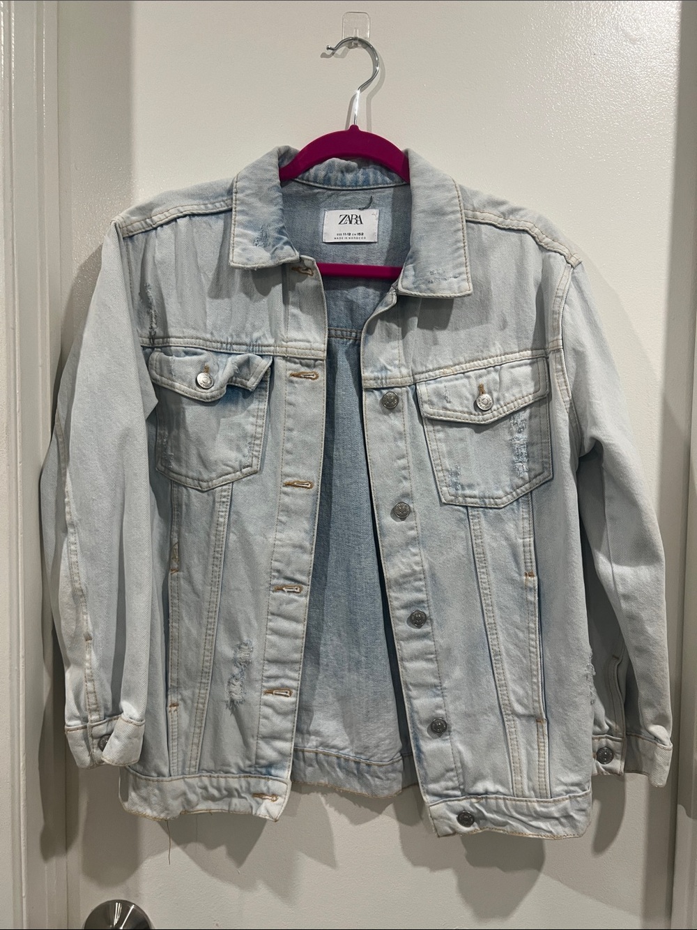 ZARA Light Wash Denim Jacket in Pale Blue Unisex size 11-12